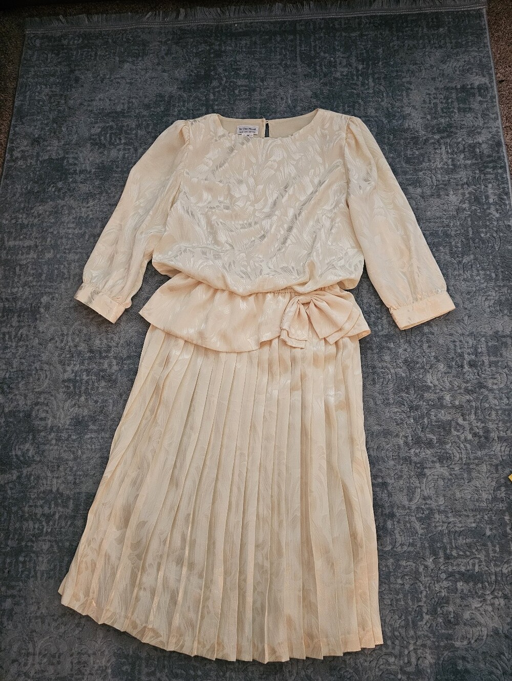 In The MOOD Pleated Midi VINTAGE Dress  with Waist Bow Size 14